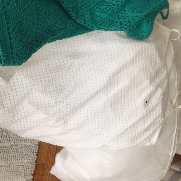 Tank tops - Picture 6 of 7